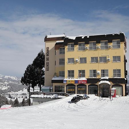Ishiuchi Ski Center Minamiuonuma Eksteriør billede