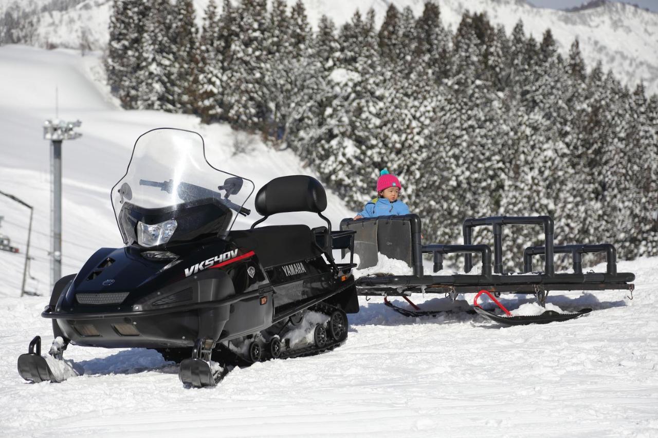 Ishiuchi Ski Center Minamiuonuma Eksteriør billede